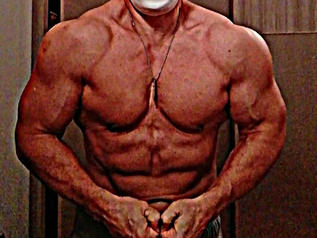 Un istruttore di bodybuilding deve essere grosso e natural?