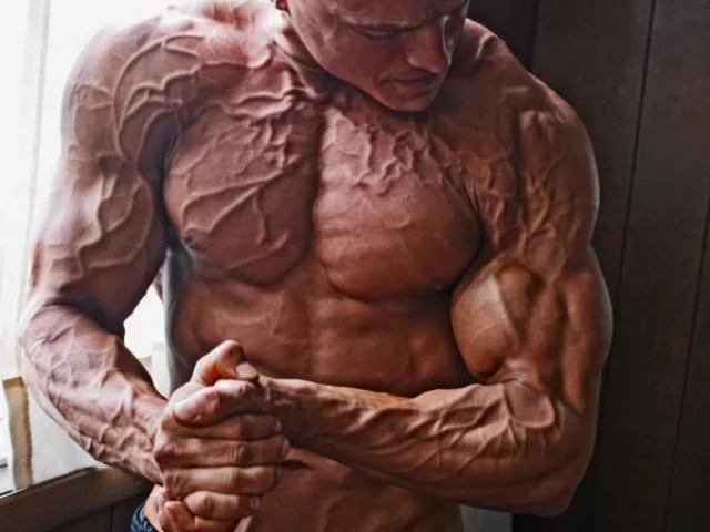 Vene e sistema vascolare esasperato sono segnali di doping nel bodybuilding?